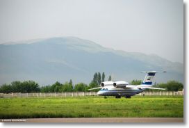 Antonov AN-72 RussiaAF-Douchanbe-24avr2008-DSC_0001.jpg